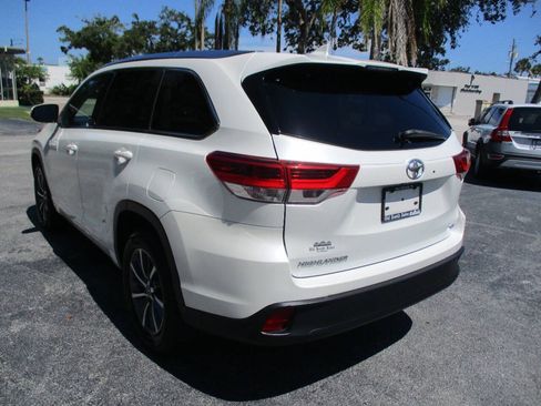 Used 2017 Toyota Highlander XLE FWD image 7