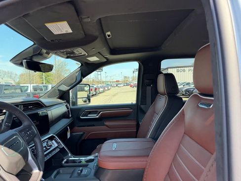 New 2026 GMC Sierra 3500 Denali Ultimate AWD/4WD image 13