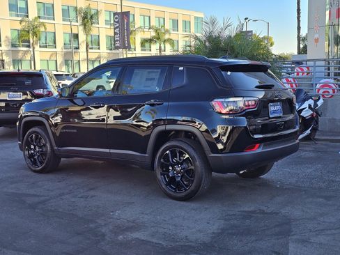 New 2026 Jeep Compass Latitude image 5