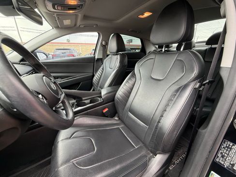 Used 2024 Hyundai Elantra Limited FWD image 6