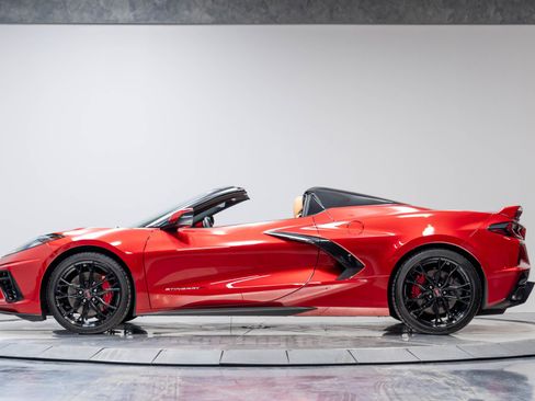 Used 2023 Chevrolet Corvette Stingray Preferred Conv w/ Z51 Performance Package RWD image 32