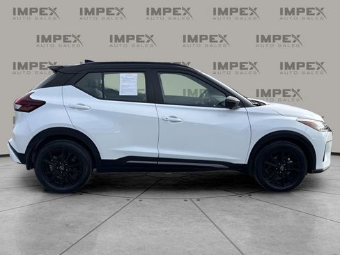 Used 2024 Nissan Kicks SR w/ SR Premium Package image 6