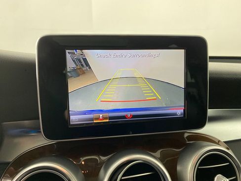 Used 2019 Mercedes-Benz GLC 300 4MATIC image 25