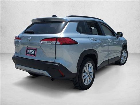 Certified 2025 Toyota Corolla Cross LE FWD image 5