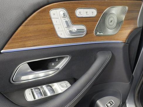 Used 2024 Mercedes-Benz GLS 450 4MATIC w/ AMG Line Exterior image 27