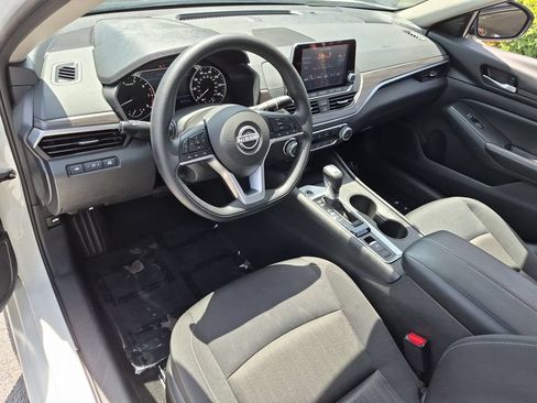 Used 2025 Nissan Altima 2.5 SV AWD/4WD image 15