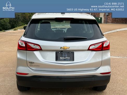 Used 2019 Chevrolet Equinox LS image 4