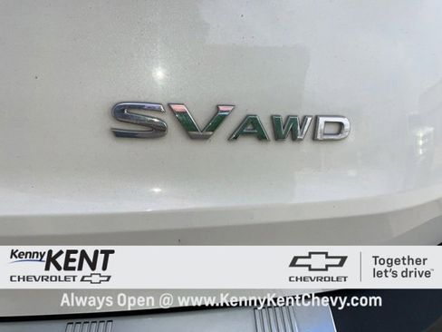 Used 2023 Nissan Rogue SV image 8