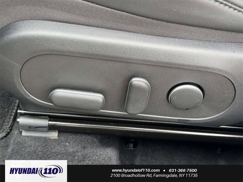 Used 2025 Hyundai Kona Limited image 17