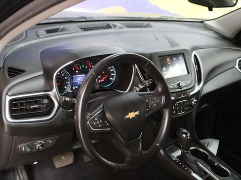 Used 2021 Chevrolet Equinox LT FWD image 12