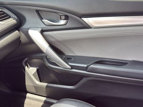 Used 2017 Honda Civic Touring image 23