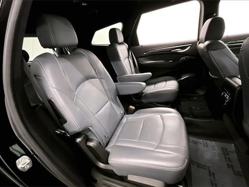 Used 2023 Buick Enclave Essence image 21