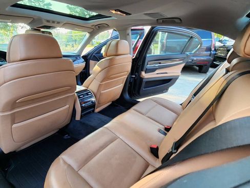 Used 2011 BMW 750Li xDrive AWD/4WD image 38