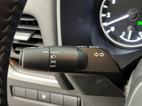 Used 2025 Nissan Rogue SV AWD/4WD image 52
