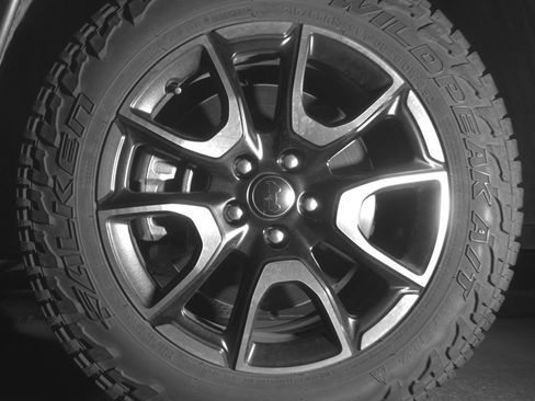 Used 2025 Jeep Compass Trailhawk AWD/4WD image 12