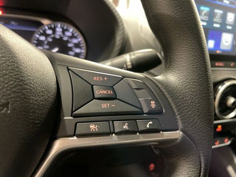 Used 2025 Nissan Sentra SV image 30