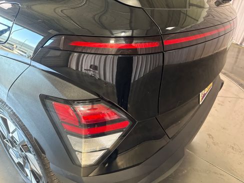 Used 2025 Hyundai Kona SEL FWD image 12