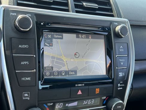 Used 2016 Toyota Camry XLE FWD image 18