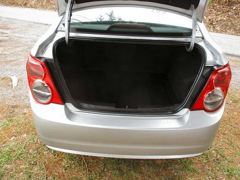 Used 2015 Chevrolet Sonic LT image 10