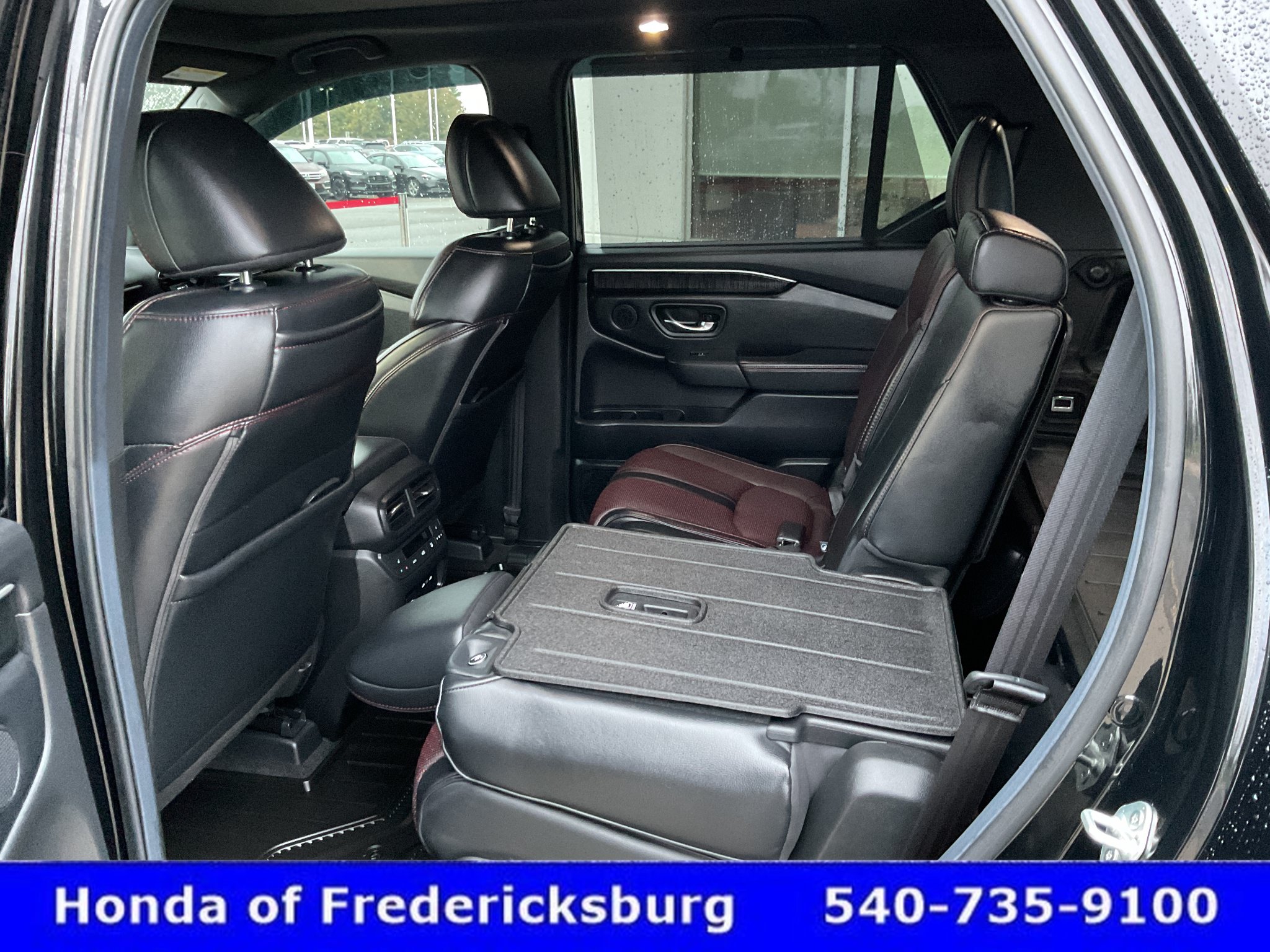Certified 2025 Honda Pilot Black Edition image 28