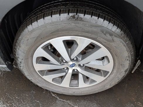 Used 2022 Subaru Outback Premium image 11