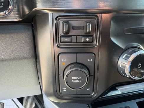Used 2025 Ford F350 Lariat w/ Lariat Ultimate Package AWD/4WD image 28