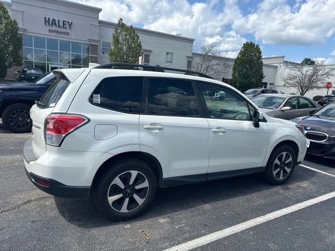 Used 2018 Subaru Forester 2.5i Premium AWD/4WD image 2