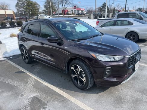 Used 2023 Ford Escape ST-Line Select w/ Tech Pack #2 image 4