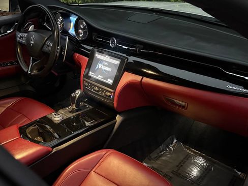 Used 2018 Maserati Quattroporte S GranSport image 15