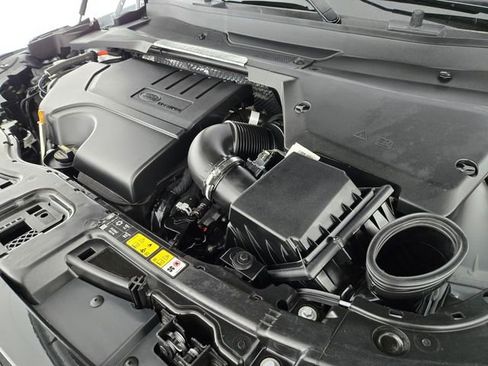 Used 2024 Land Rover Discovery Sport Dynamic SE AWD/4WD image 19