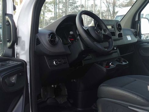 New 2025 Mercedes-Benz Sprinter 2500 image 18