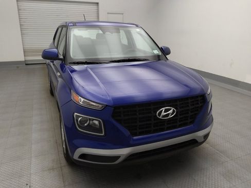 Used 2025 Hyundai Venue SE FWD image 14