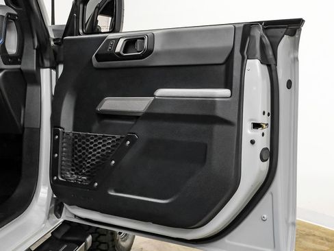 Used 2022 Ford Bronco Black Diamond image 42