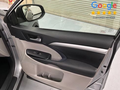 Used 2015 Toyota Highlander XLE FWD image 14