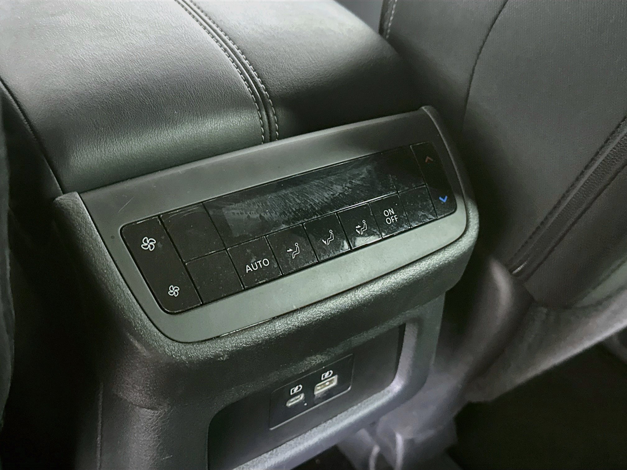 Used 2025 Nissan Pathfinder SV FWD image 26