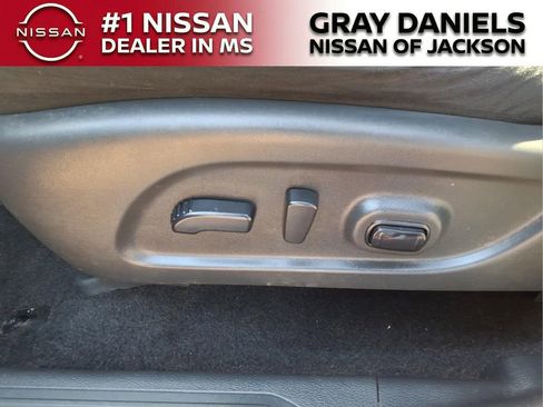 Used 2020 Nissan Murano SV FWD image 12