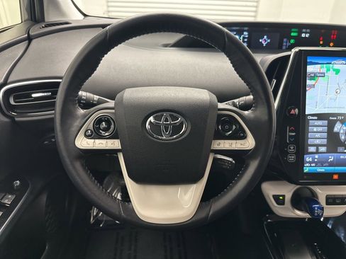 Used 2019 Toyota Prius Prime Advanced w/ Carpet Mat Package FWD image 18