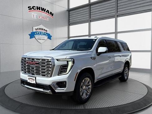 New 2026 GMC Yukon XL Denali w/ Advanced Technology Package image 8