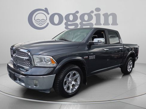 Used 2017 RAM 1500 Laramie AWD/4WD image 1