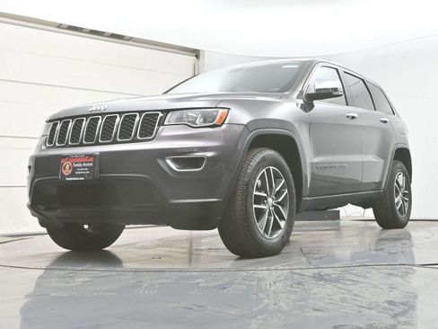 Used 2017 Jeep Grand Cherokee Limited AWD/4WD image 29