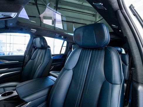 Used 2025 Cadillac Escalade IQ Luxury 2 image 44