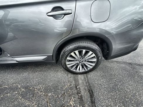 Used 2020 Mitsubishi Outlander SE image 13