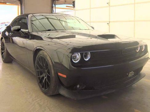 Used 2019 Dodge Challenger R/T w/ Blacktop Package RWD image 2
