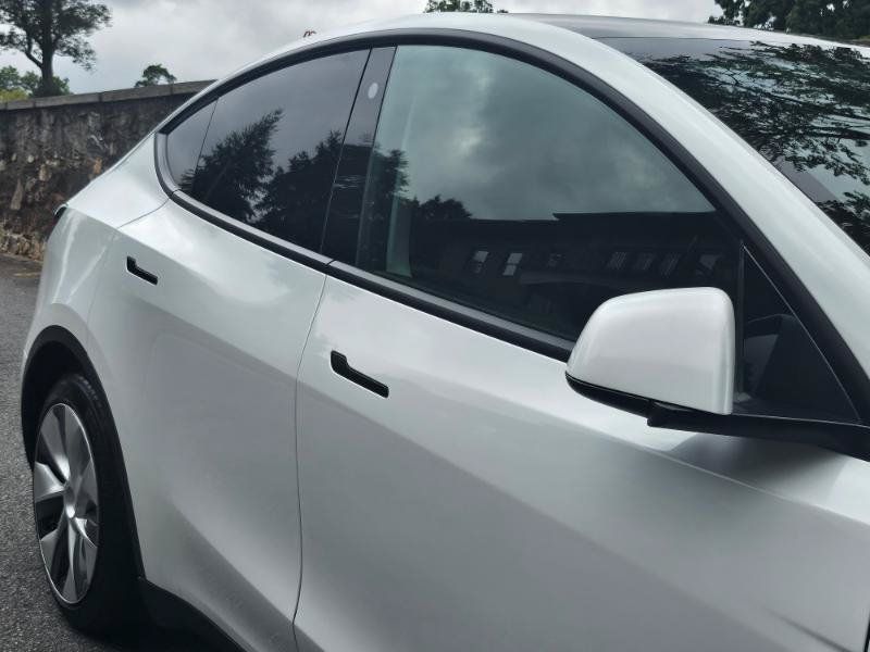 Used 2021 Tesla Model Y Long Range AWD/4WD image 21