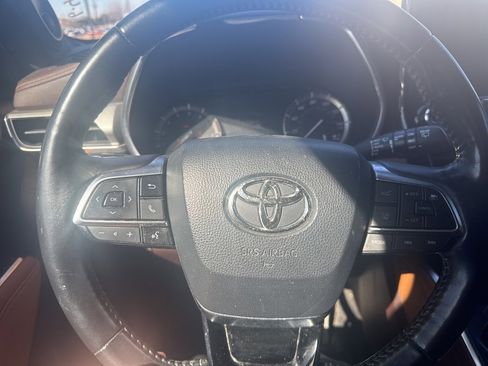 Used 2020 Toyota Highlander Platinum image 9
