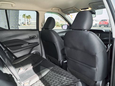 Used 2021 Nissan Kicks S image 21