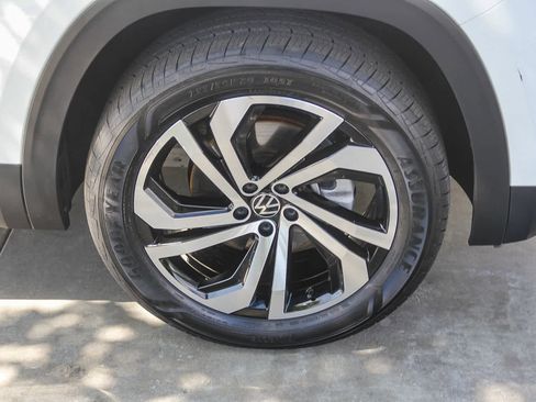 Used 2022 Volkswagen Atlas SEL image 9