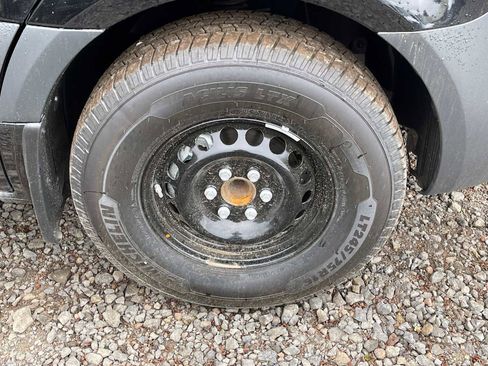 Used 2024 Mercedes-Benz Sprinter 2500 image 9