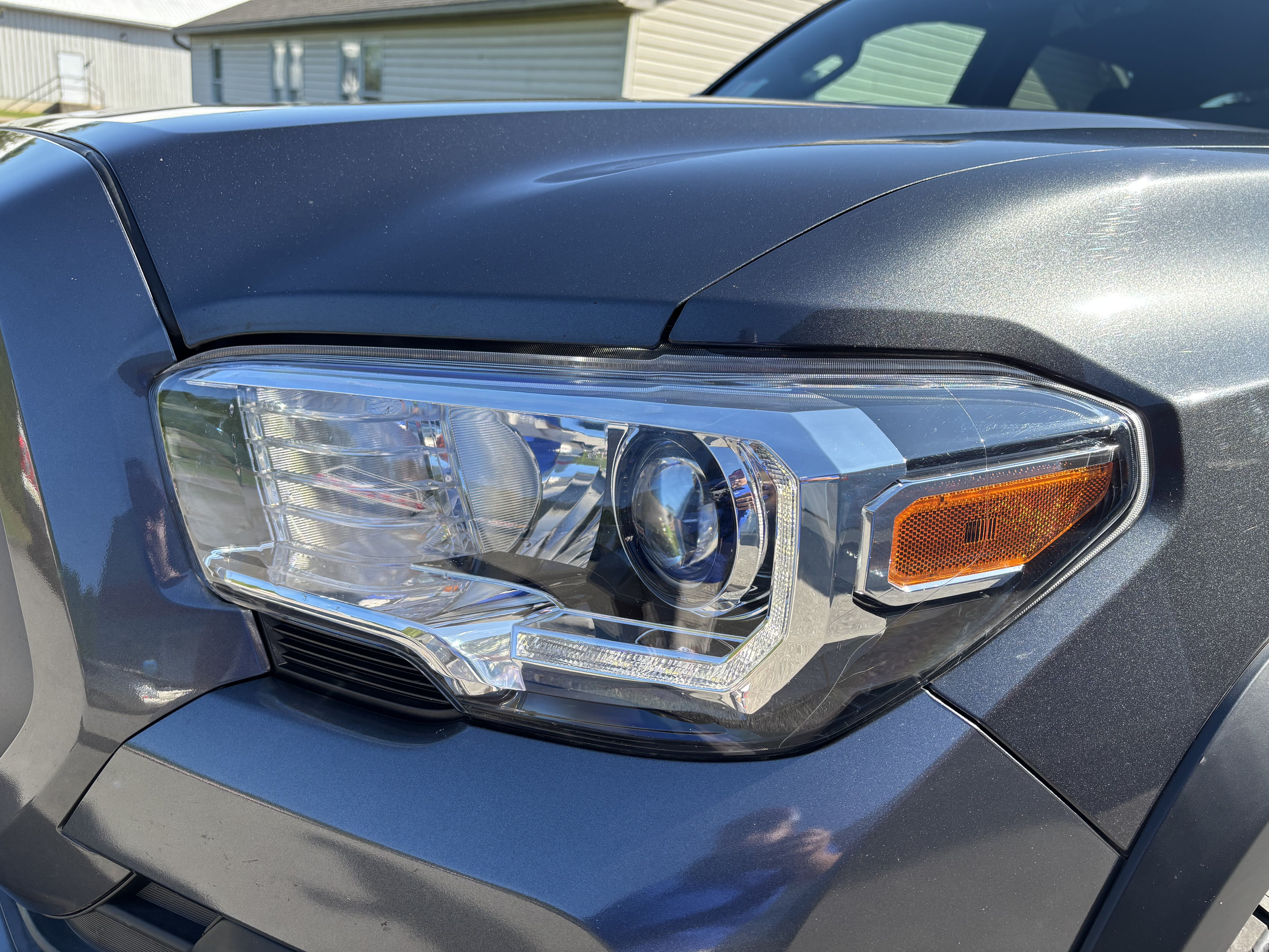 Used 2020 Toyota Tacoma TRD Off-Road AWD/4WD image 9