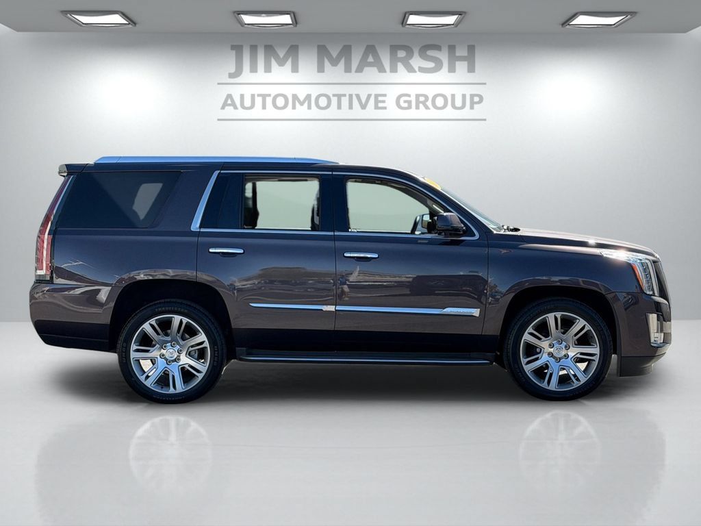 Used 2015 Cadillac Escalade Luxury AWD/4WD image 7